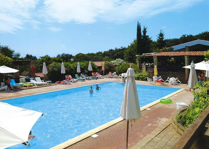 Apartment Family In With Pool Guardistallo